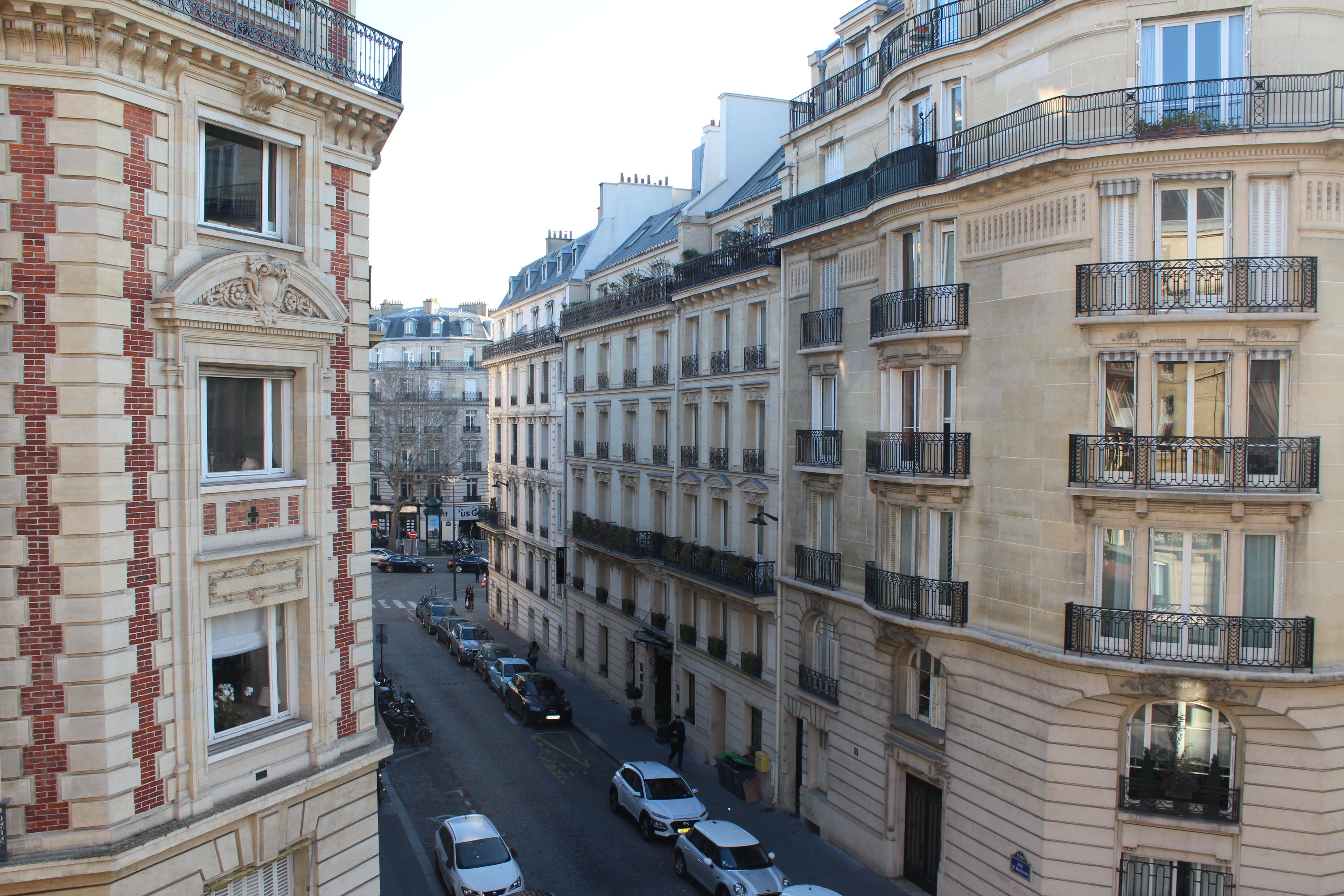 Hotel Bassano Paris Exterior photo